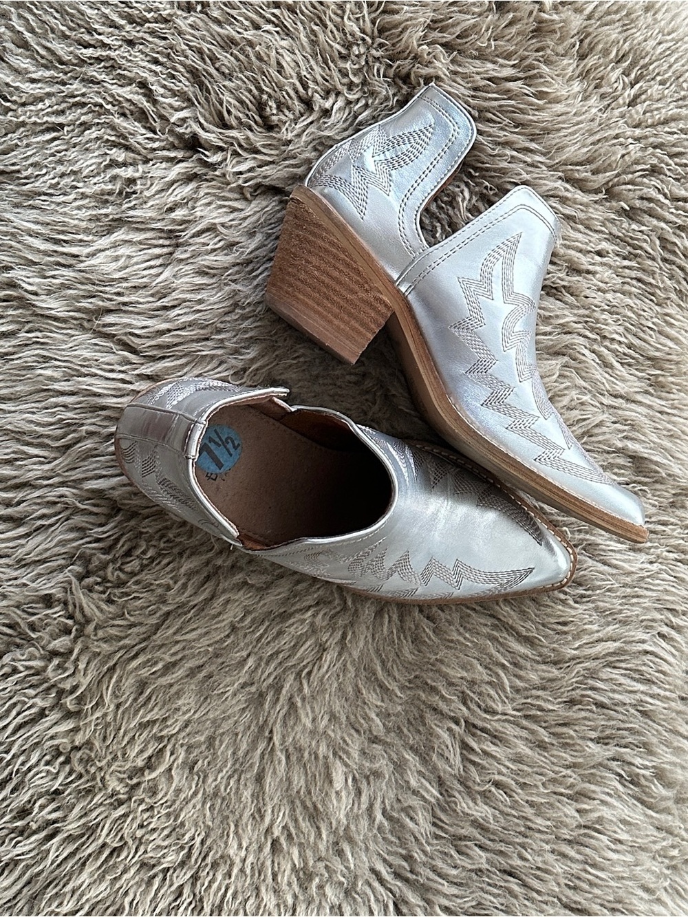 Silver leather cowboy booties size 7.5